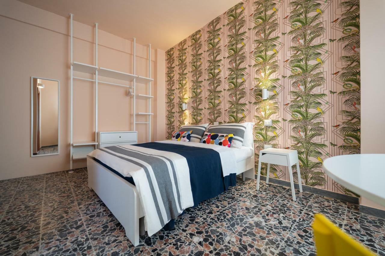 Budget Rooms Carbonazzi 17 Кальяри Экстерьер фото