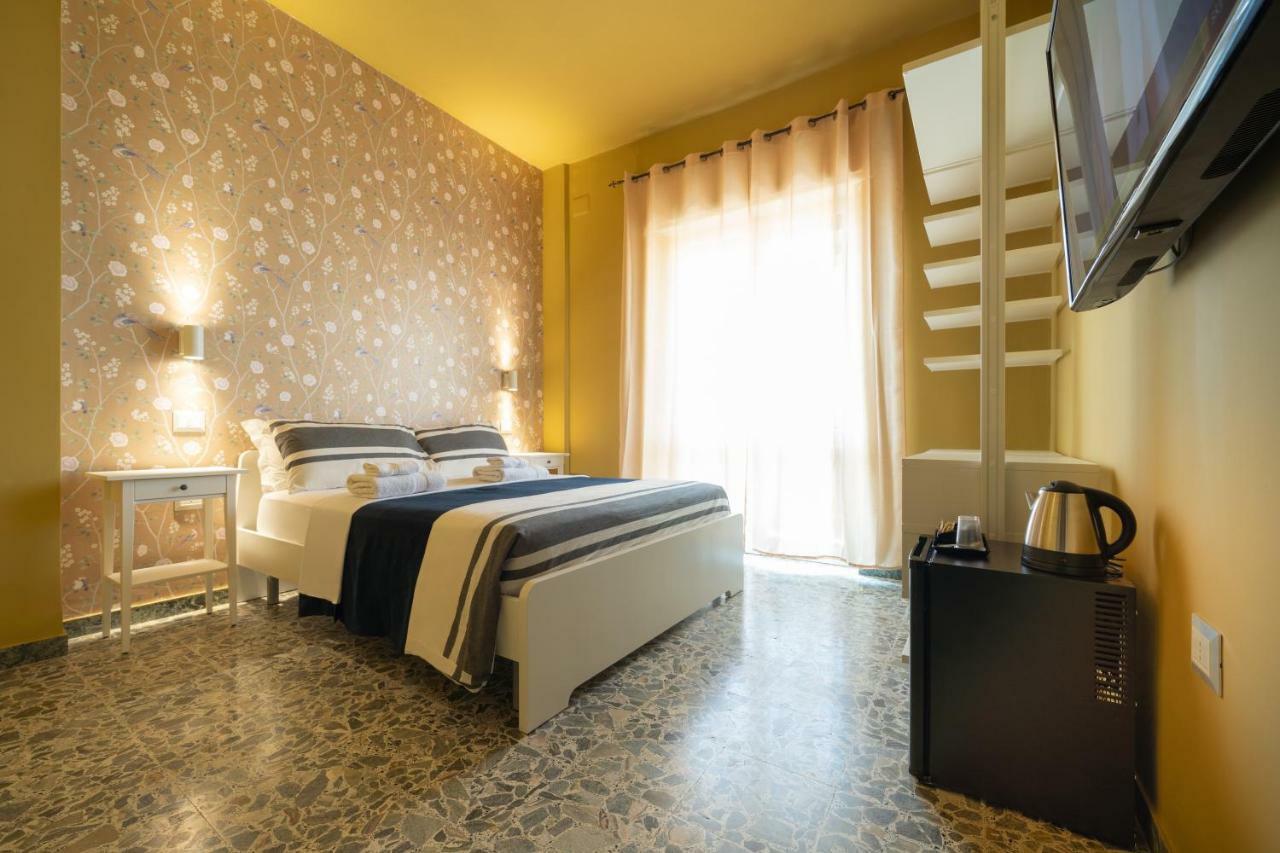Budget Rooms Carbonazzi 17 Кальяри Экстерьер фото