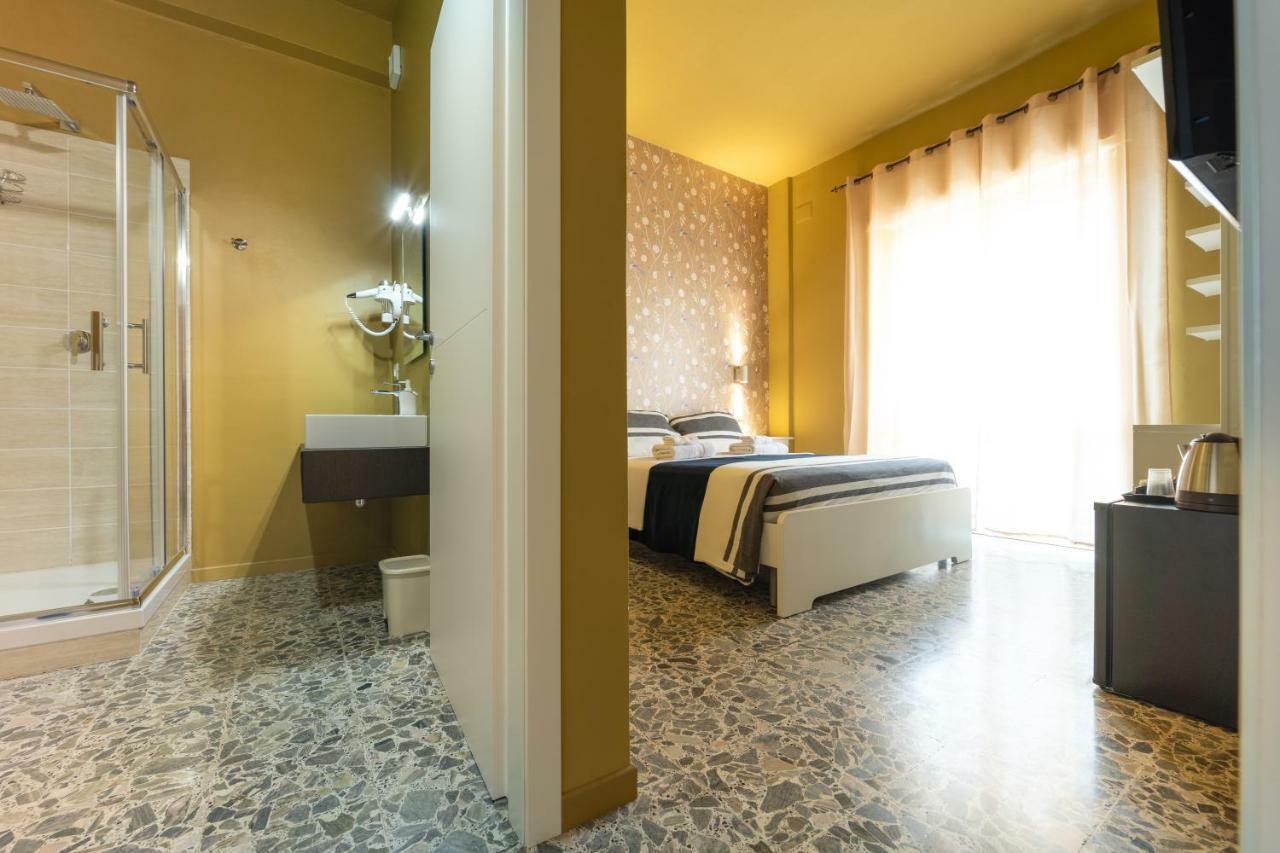 Budget Rooms Carbonazzi 17 Кальяри Экстерьер фото