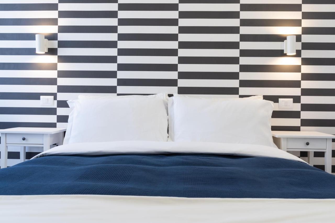 Budget Rooms Carbonazzi 17 Кальяри Экстерьер фото